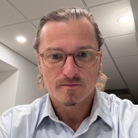 Krzysztof Armatys Email
