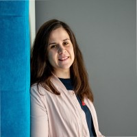Klaudia Domocos Email