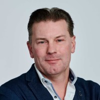 Remco van der Peet Email