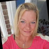 Dialyze Direct Employee Sara Tuttle's profile photo