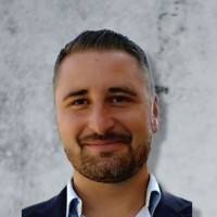 Stefan Mayr Email