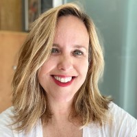 Sarah Hernholm Email & Phone Number