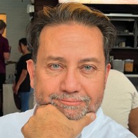Abbott Employee Hernan Parra's profile photo
