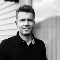 Nico Becker Email