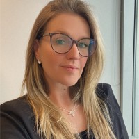 Fernanda Neumann Email