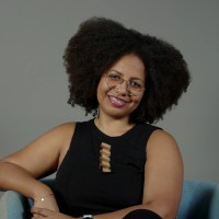 Hellen Araujo Email