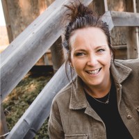 Claudia Renaud Email