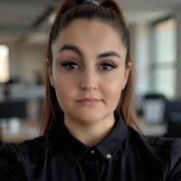 Stella Crosti Email