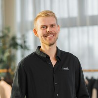 Gustav Hesse Email