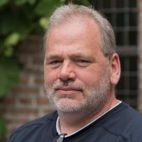Richard Van Binsbergen Email