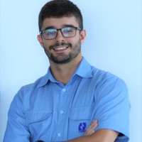 Caio de Castro Email