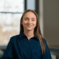 Céline Züst Email