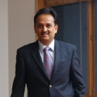 E-mail e número de telefone de Binish Chudgar