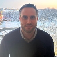 Claudius Roth Email