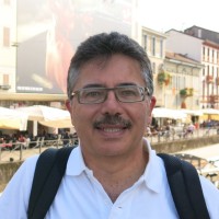 E-mail e número de telefone de Leon Bezdikian