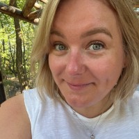 Hannah Bates Email & Phone Number