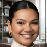 Mews Employee Talia Esskandanian's profile photo