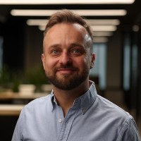 Kuba Mituniewicz Email