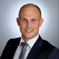 Simon Brüchle Email