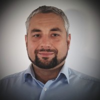 Lukasz Wozniak Email