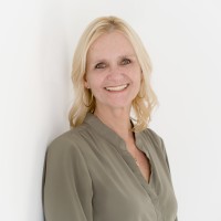 Palms Realty Employee Carolyn Robertson's profile photo