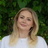 Madelen Muren Email