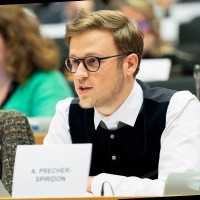 Andre Prescher-Spiridon Email