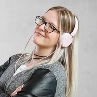 Justine Schott Email