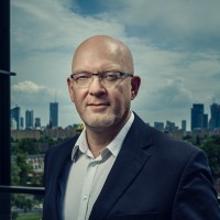 E-mail e número de telefone de Krzysztof Kordulewski