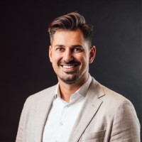 Dion Bonné Email
