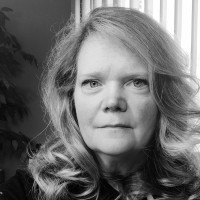 Julia Tomlinson Email & Phone Number