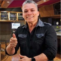 Víctor Hugo Tabares Carreño Email