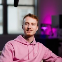 SurrealDB Employee Micha de Vries's profile photo