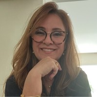 Valeria Rebouças Email