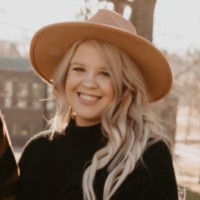 raisingcapital.com Employee April Fischer's profile photo