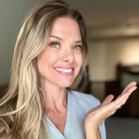 Cantor Spine Center at the Paley Orthopedic & Spine Institute Employee Flavia Bertolla's profile photo