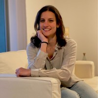 R2 Ventures Employee Nathalia Lusquinos's profile photo