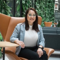 Aline Muniz Email & Phone Number