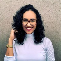 Quésia Diniz Email & Phone Number