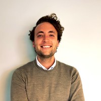 Simon Wakéus Email