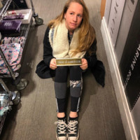 MODELING.COM Inc. Employee Bernice Saam's profile photo
