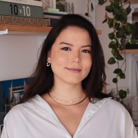 Julia Oguiura Camargo Email