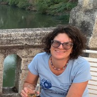 Julia Thomas Email & Phone Number