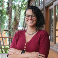 Lara Ribeiro Email & Phone Number