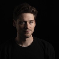 Lukas Hediger Email