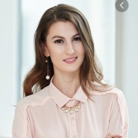 Outlier Employee Kimberly Crane's profile photo