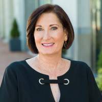 Compass Real Estate, LLC Employee Laura Bach's profile photo