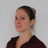 Zsófia Thomas-Nyári Email