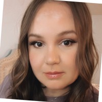 Pull'R Holding Company LLC Employee Yoana R.'s profile photo