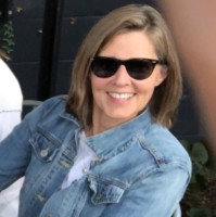 Queue Advertising Employee Lori Cunningham's profile photo